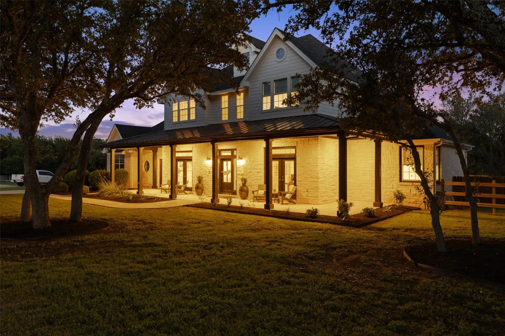 140 Vincas Shadow Court Driftwood, TX 78619