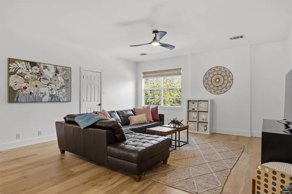 140 Vincas Shadow Court Driftwood, TX 78619