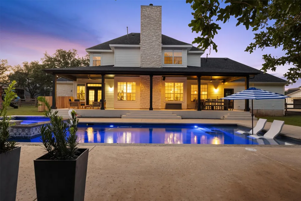 140 Vincas Shadow Court Driftwood, TX 78619