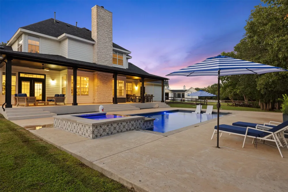 140 Vincas Shadow Court Driftwood, TX 78619