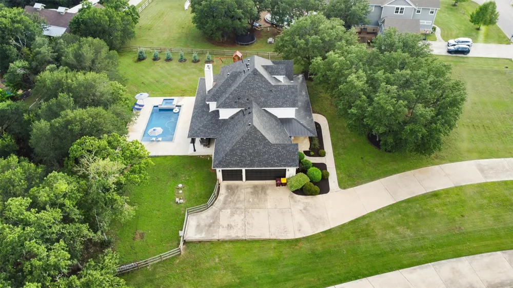 140 Vincas Shadow Court Driftwood, TX 78619