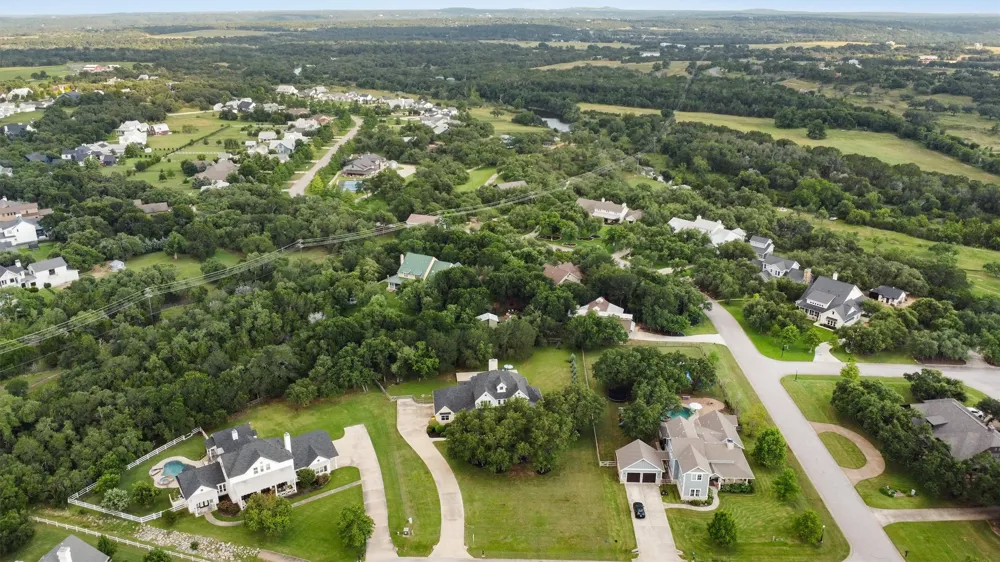 140 Vincas Shadow Court Driftwood, TX 78619