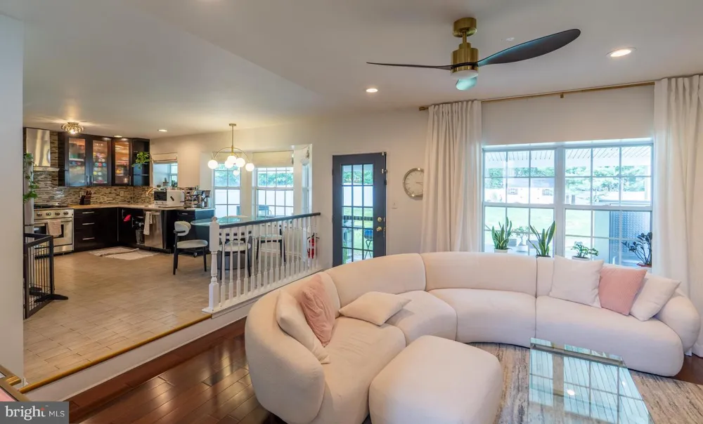 188 ORLANDO DRIVE Sicklerville, NJ 08081