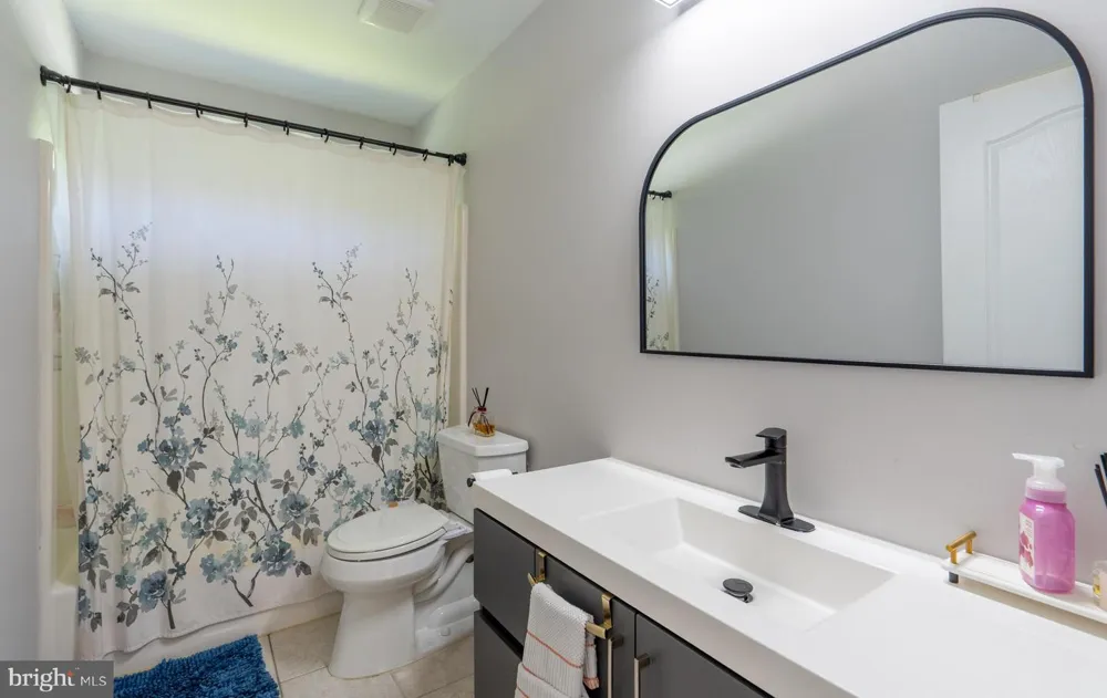 188 ORLANDO DRIVE Sicklerville, NJ 08081