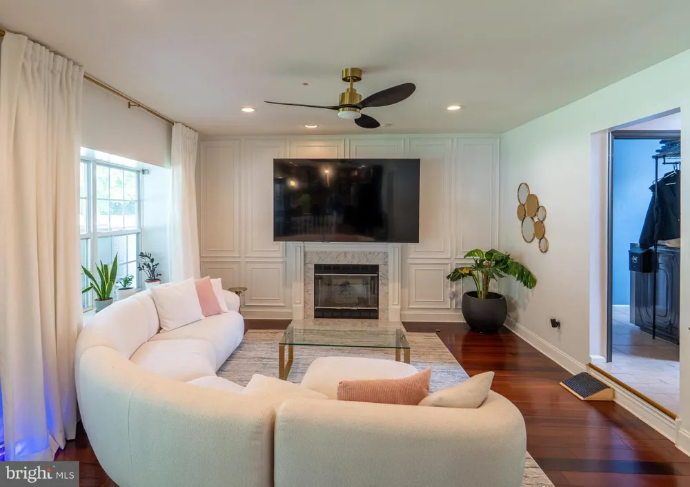 188 ORLANDO DRIVE Sicklerville, NJ 08081