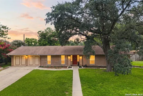 421 Windcrest Dr.