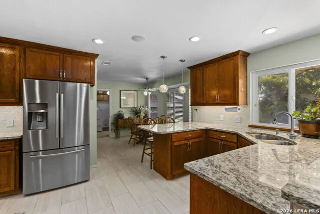 421 Windcrest Dr. Windcrest, TX 78239