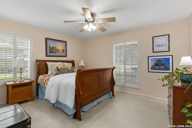421 Windcrest Dr. Windcrest, TX 78239