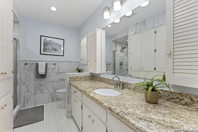 421 Windcrest Dr. Windcrest, TX 78239