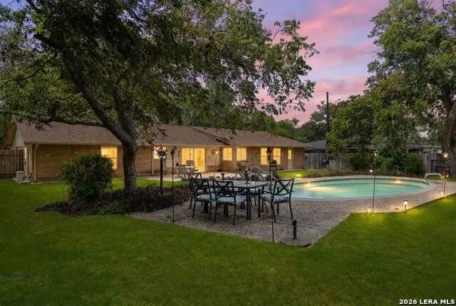 421 Windcrest Dr. Windcrest, TX 78239