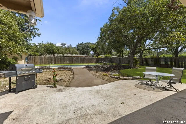 421 Windcrest Dr. Windcrest, TX 78239