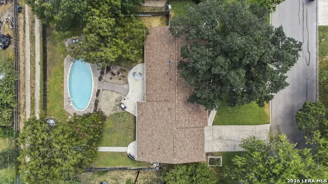 421 Windcrest Dr. Windcrest, TX 78239
