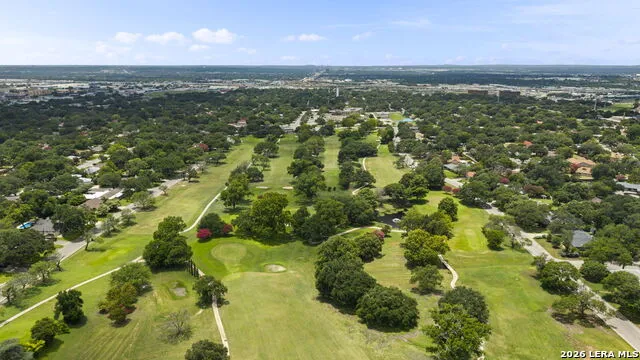 421 Windcrest Dr. Windcrest, TX 78239