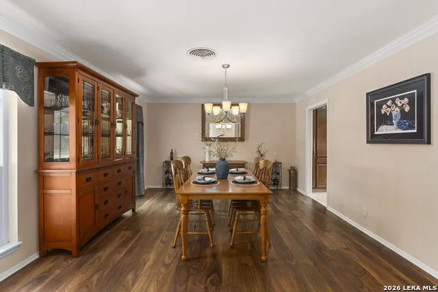 421 Windcrest Dr. Windcrest, TX 78239