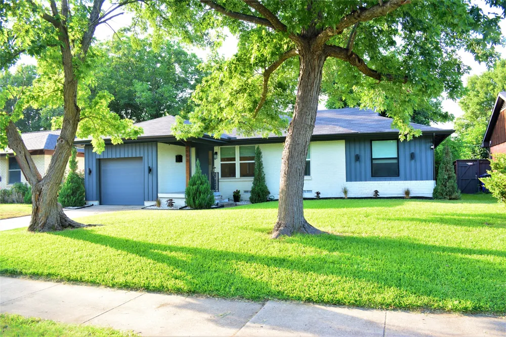 2903 Healey Drive Dallas, TX 75228