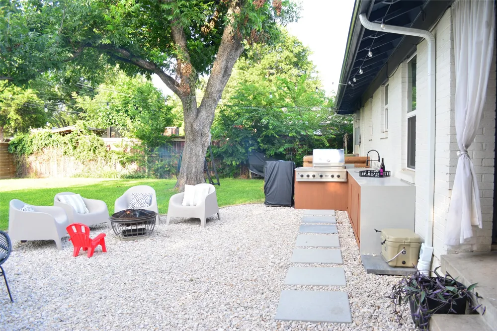 2903 Healey Drive Dallas, TX 75228