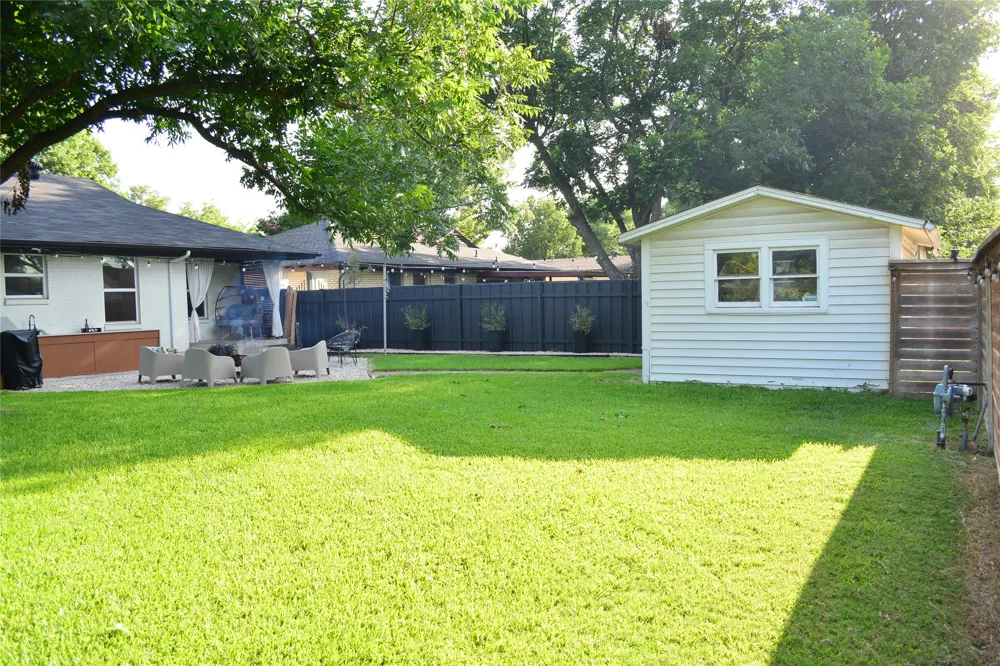 2903 Healey Drive Dallas, TX 75228
