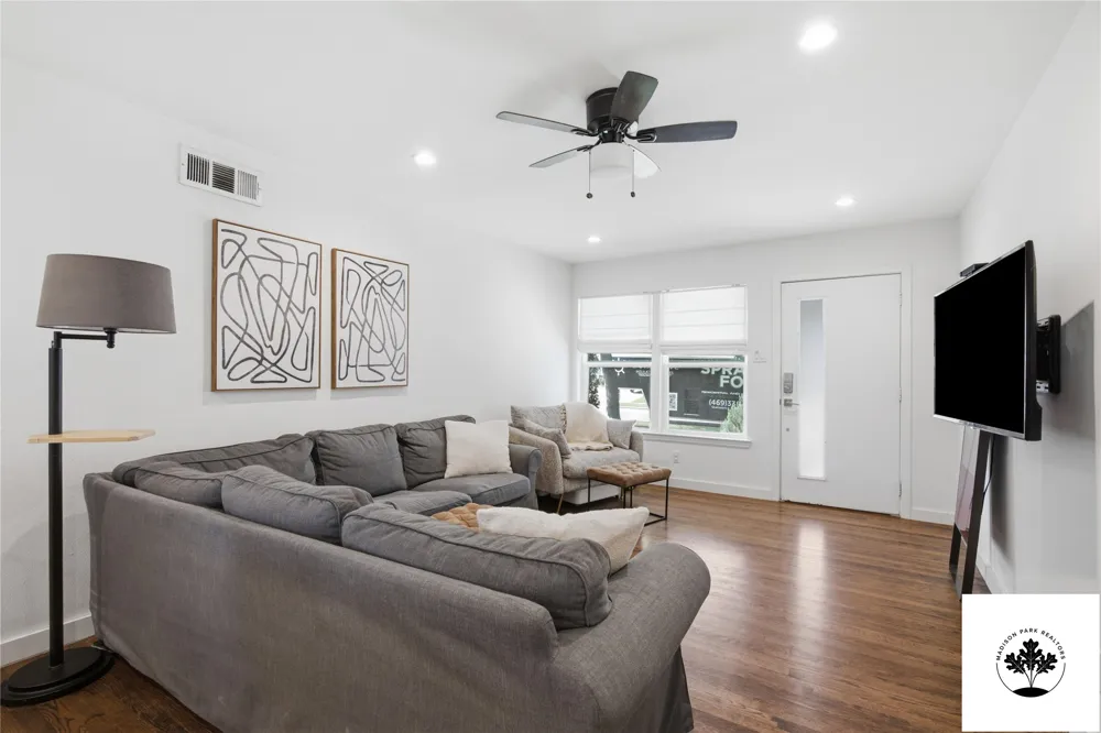 2903 Healey Drive Dallas, TX 75228