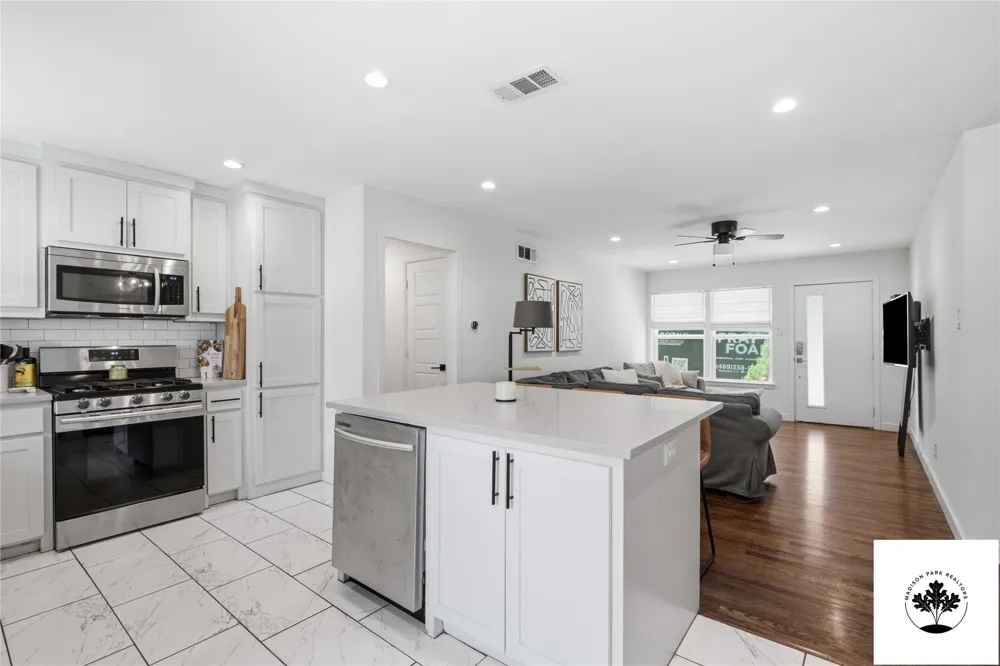 2903 Healey Drive Dallas, TX 75228