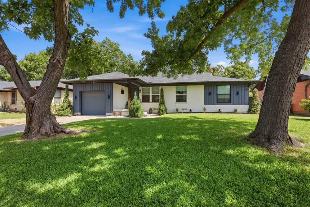 2903 Healey Drive Dallas, TX 75228