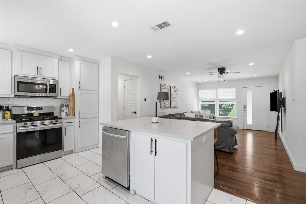 2903 Healey Drive Dallas, TX 75228