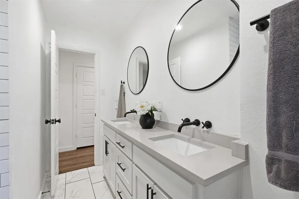 2903 Healey Drive Dallas, TX 75228