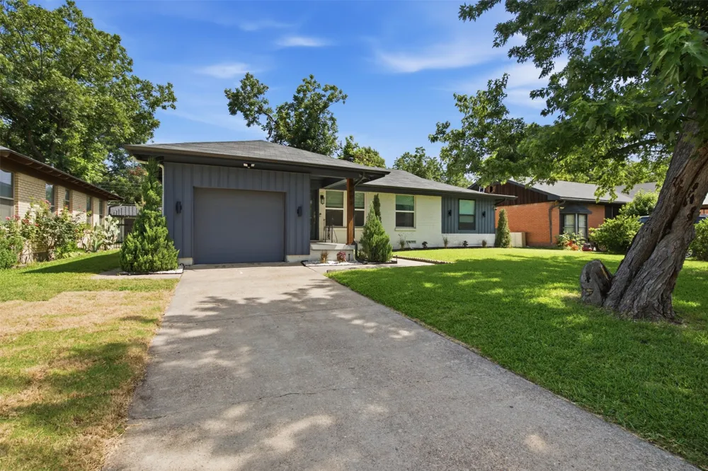 2903 Healey Drive Dallas, TX 75228