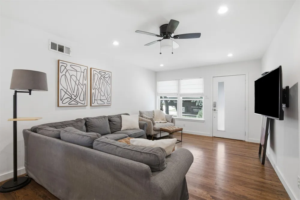 2903 Healey Drive Dallas, TX 75228