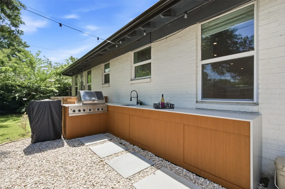 2903 Healey Drive Dallas, TX 75228