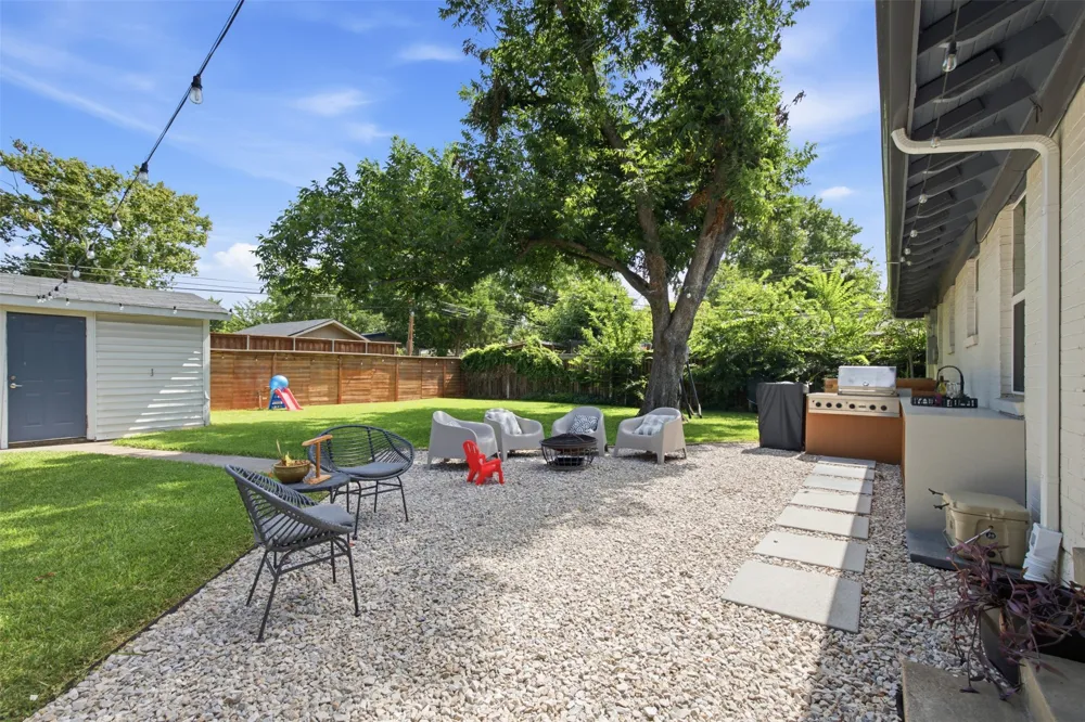 2903 Healey Drive Dallas, TX 75228