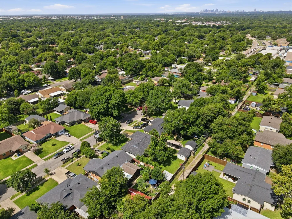 2903 Healey Drive Dallas, TX 75228
