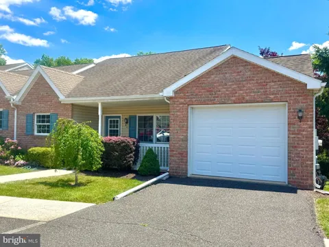 43 ELLEN CIRCLE