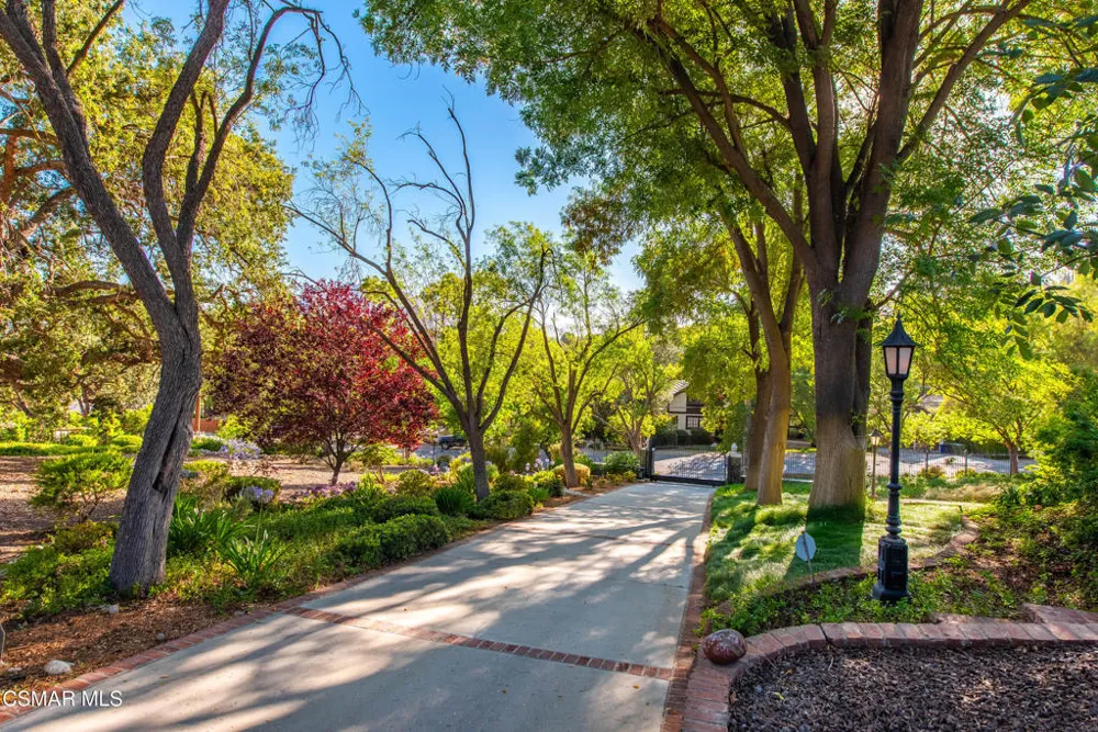 5676 Colodny Drive Agoura Hills, CA 91301