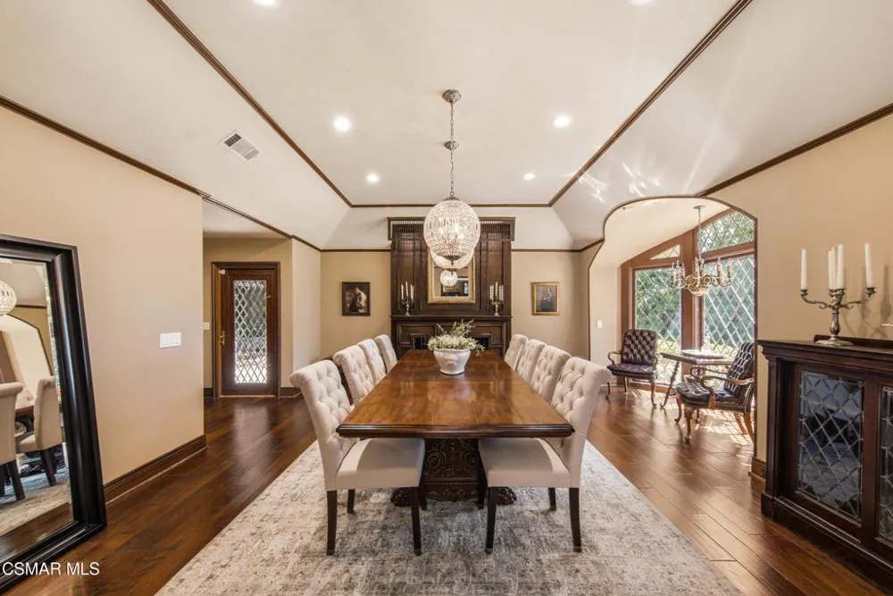 5676 Colodny Drive Agoura Hills, CA 91301