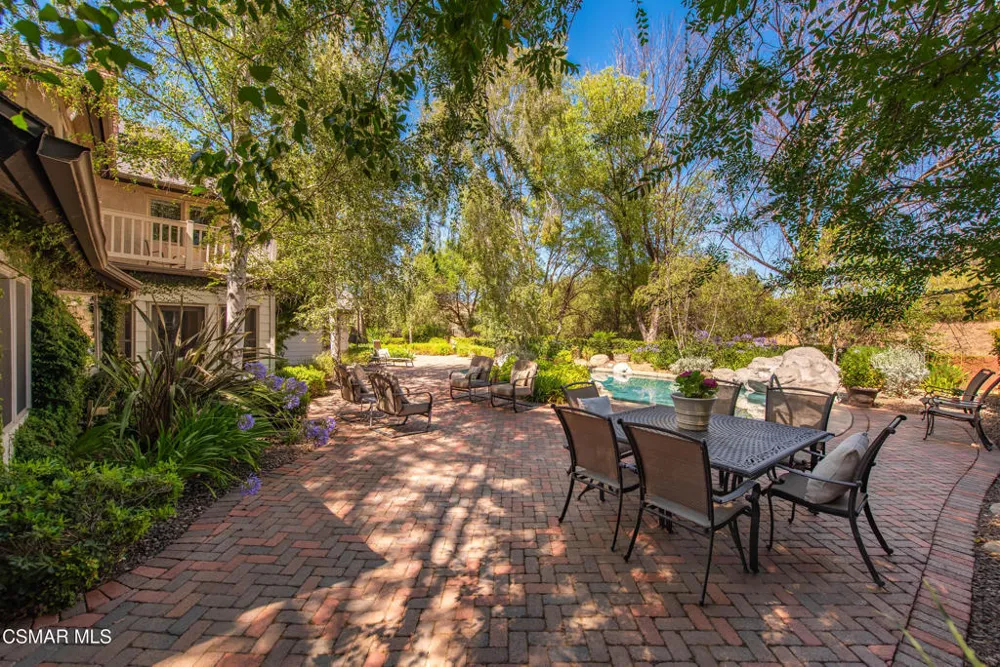 5676 Colodny Drive Agoura Hills, CA 91301