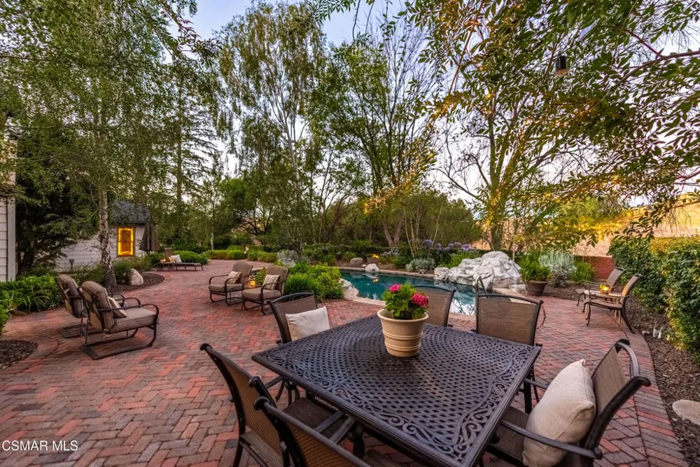5676 Colodny Drive Agoura Hills, CA 91301