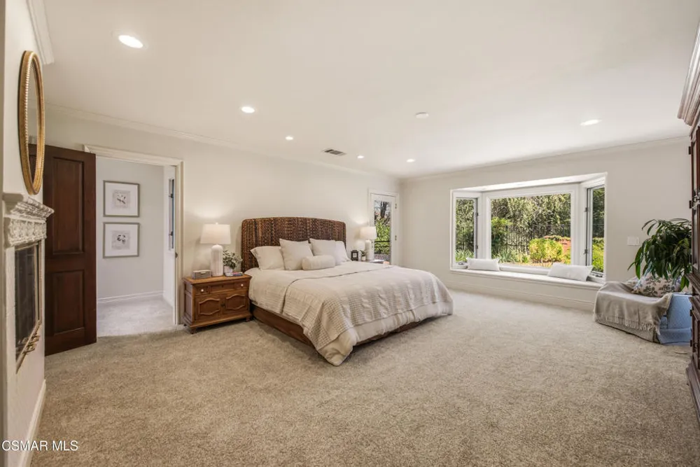 5676 Colodny Drive Agoura Hills, CA 91301
