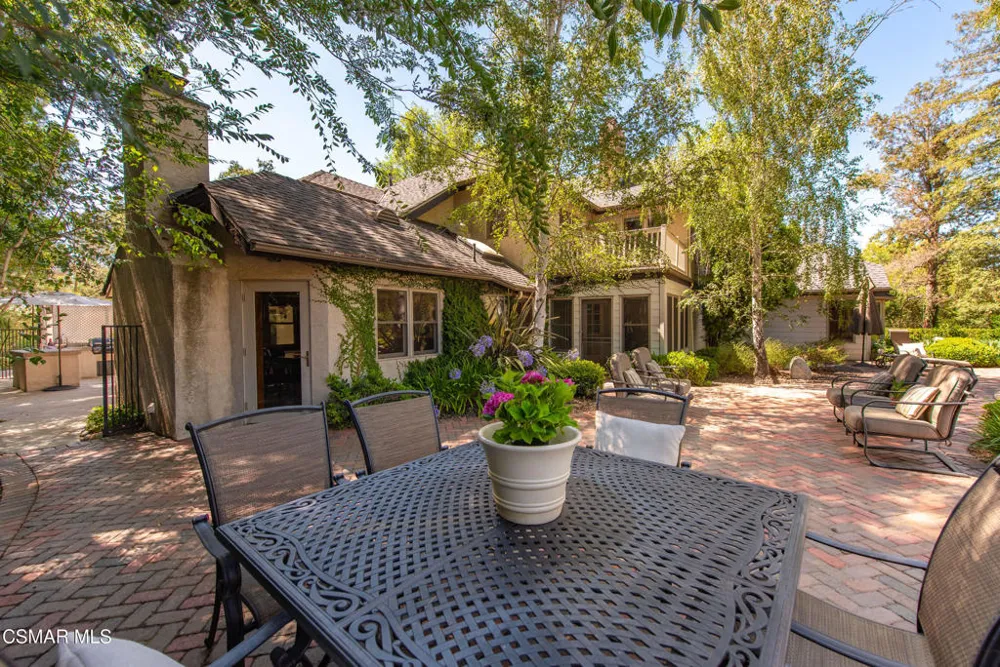 5676 Colodny Drive Agoura Hills, CA 91301