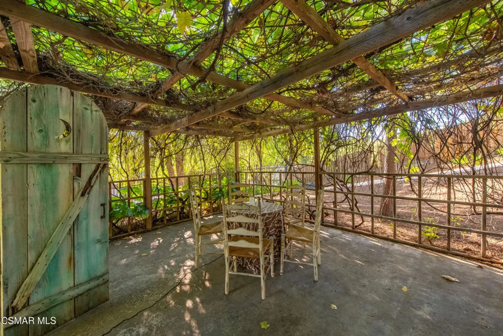 5676 Colodny Drive Agoura Hills, CA 91301