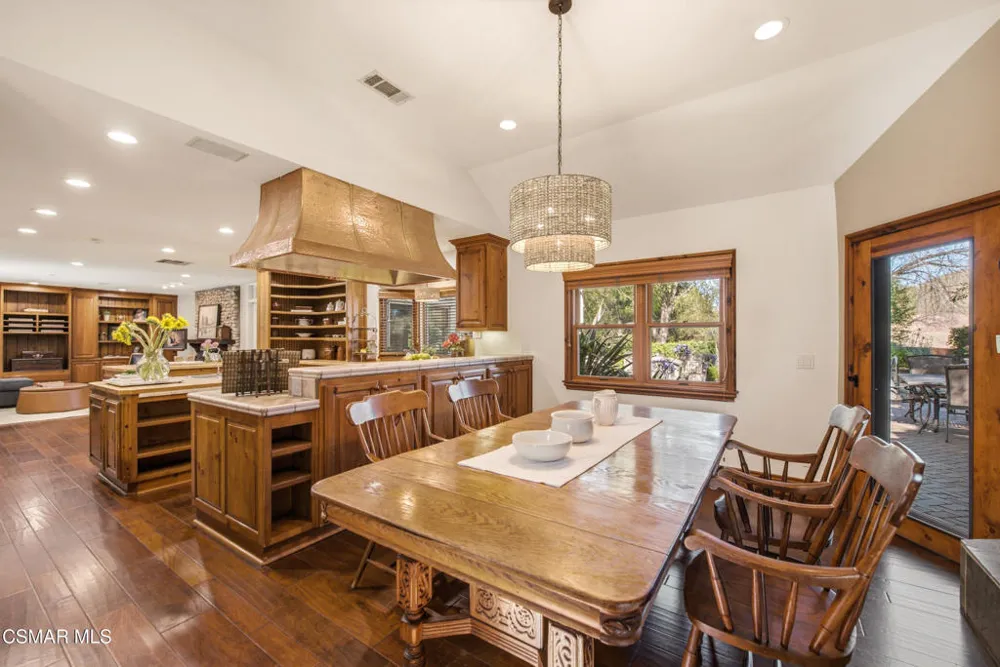 5676 Colodny Drive Agoura Hills, CA 91301