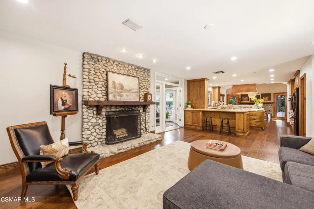 5676 Colodny Drive Agoura Hills, CA 91301