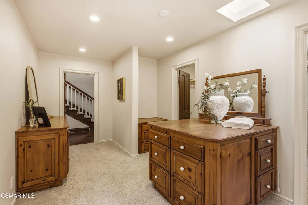 5676 Colodny Drive Agoura Hills, CA 91301