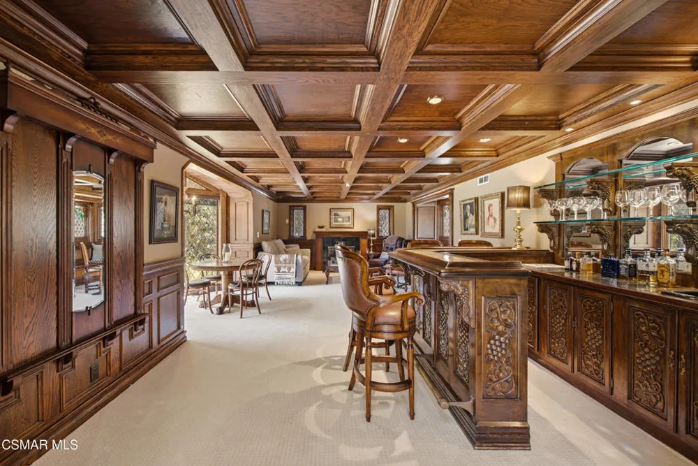 5676 Colodny Drive Agoura Hills, CA 91301