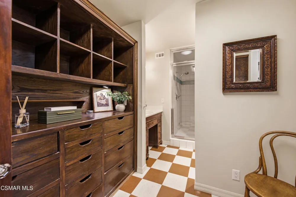 5676 Colodny Drive Agoura Hills, CA 91301