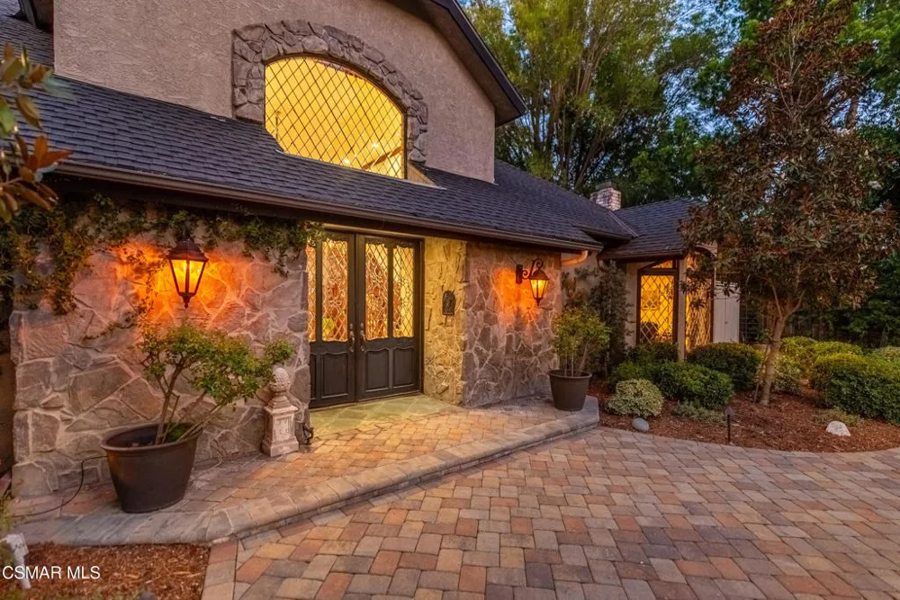 5676 Colodny Drive Agoura Hills, CA 91301
