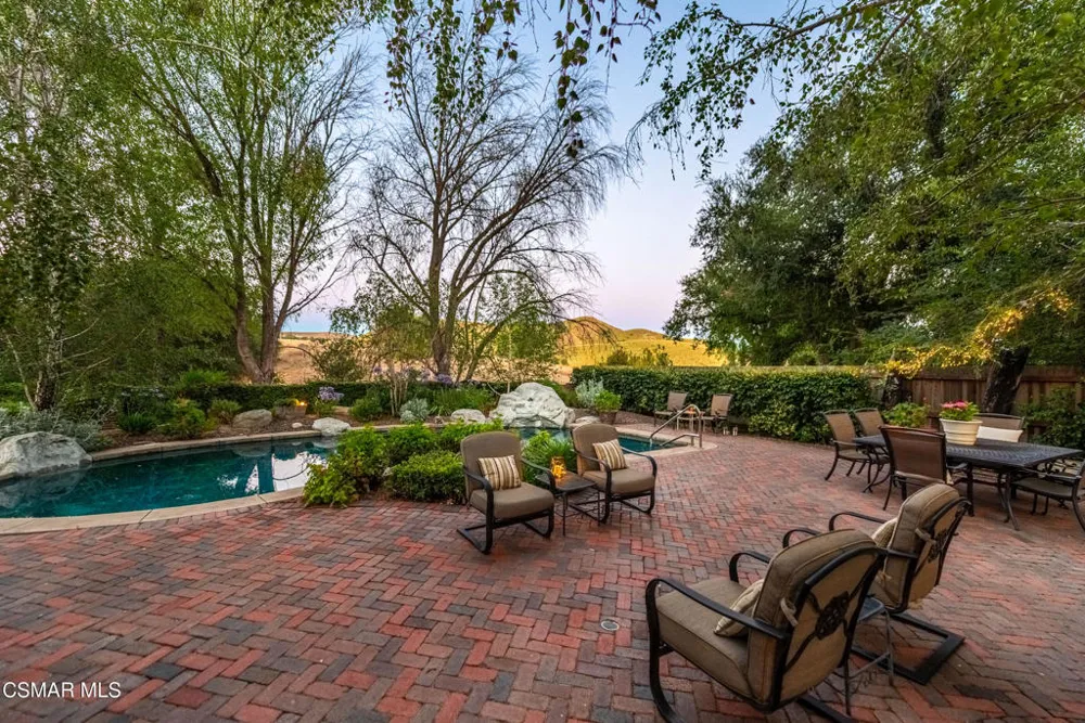 5676 Colodny Drive Agoura Hills, CA 91301
