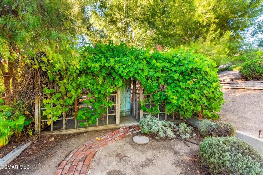 5676 Colodny Drive Agoura Hills, CA 91301