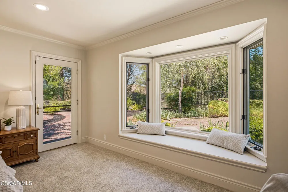 5676 Colodny Drive Agoura Hills, CA 91301