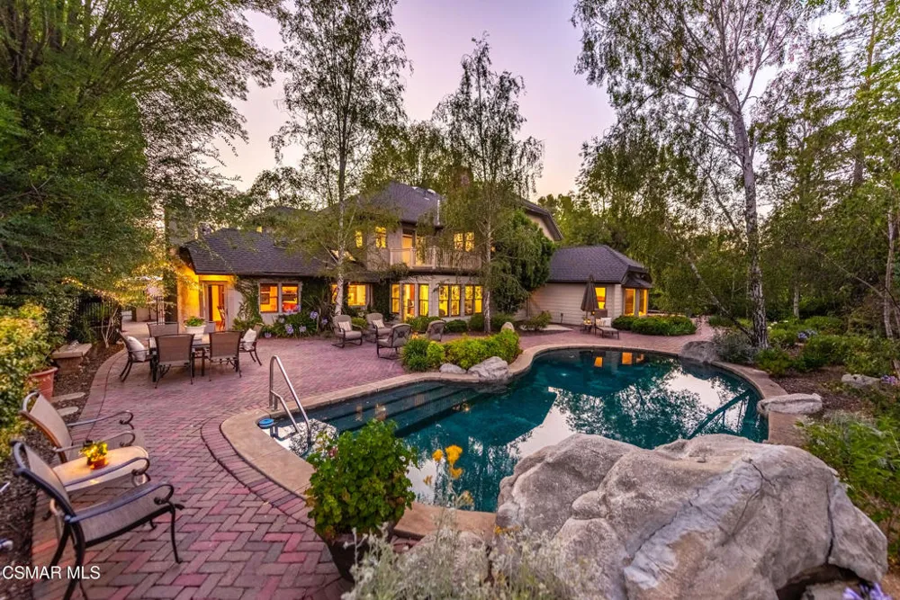 5676 Colodny Drive Agoura Hills, CA 91301