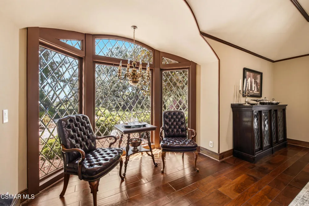 5676 Colodny Drive Agoura Hills, CA 91301